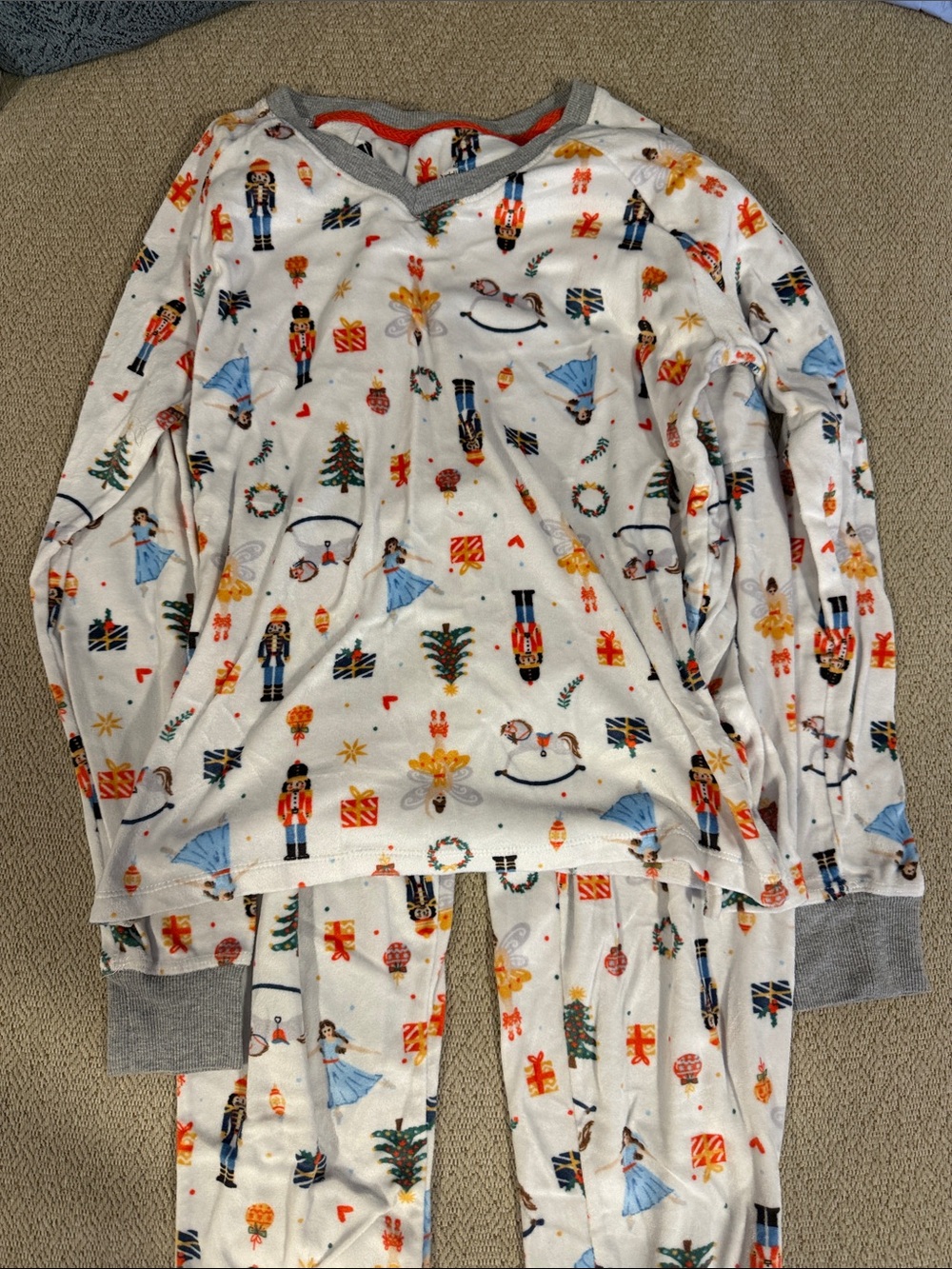 Cuddl Duds White Nutcracker & Holiday Print Pajama Set
